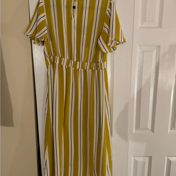 Striped Yellow and White Dress - Picture 6 of 9